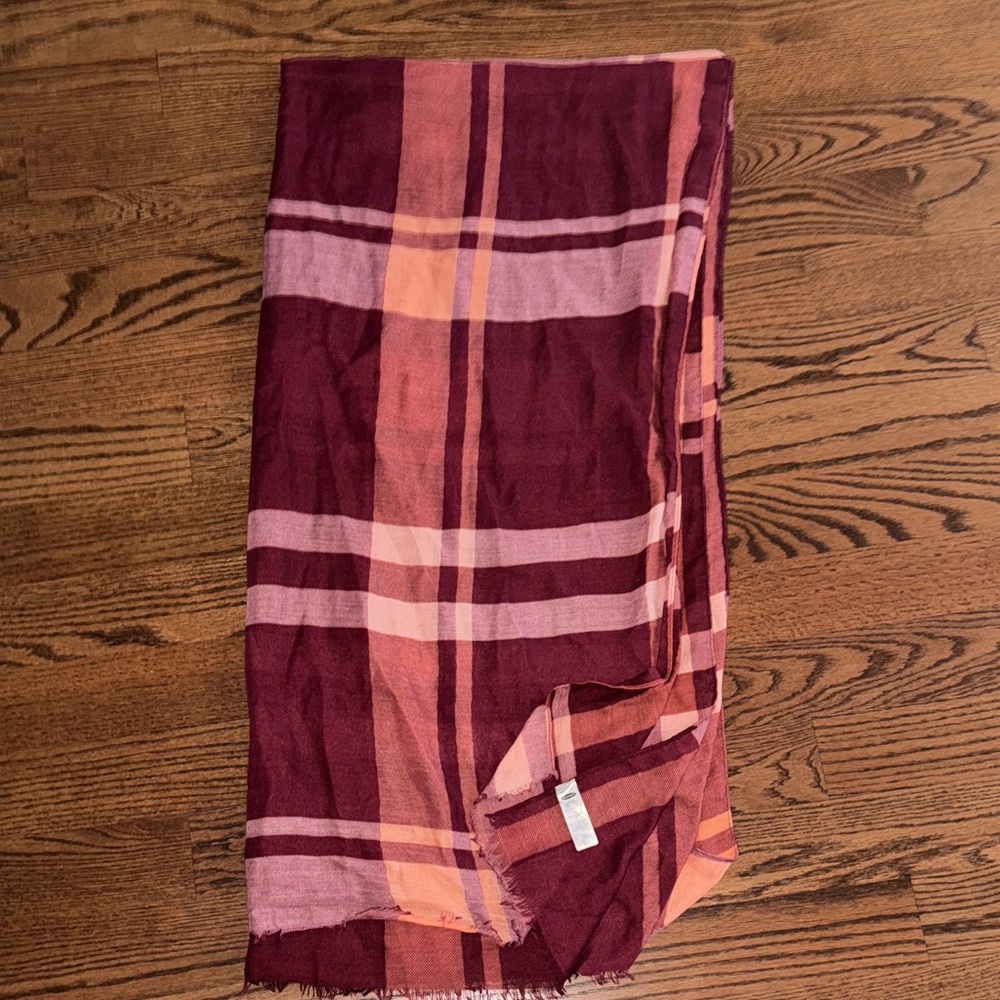 EUC Old Navy Plaid Scarf in Burgundy and Pink